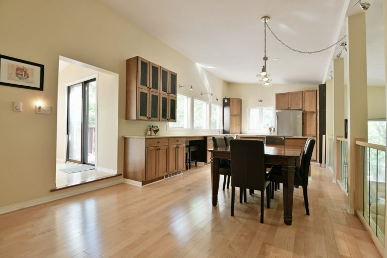 1101 BAYVIEW DR, Constance Bay Susan Dunton